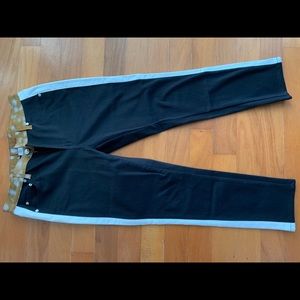 Burberry Ankle Cut Jeans w/ Patch